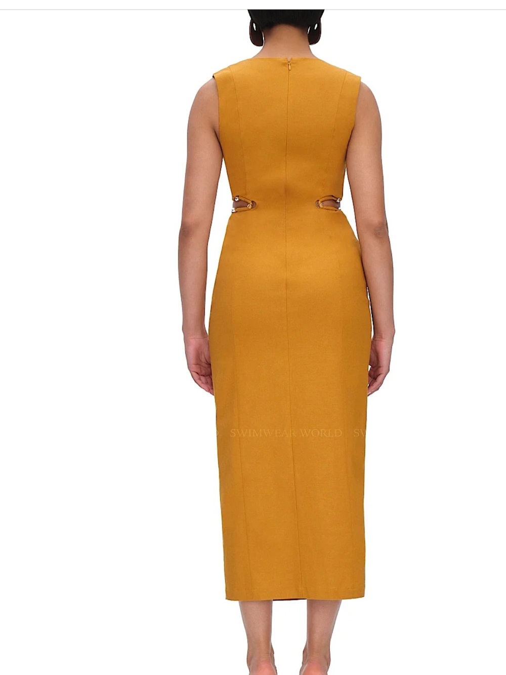 ANDREA IYAMAH
VELA CUT OUT MIDI DRESS ::RET
Regular price $430. - Picture 6 of 6